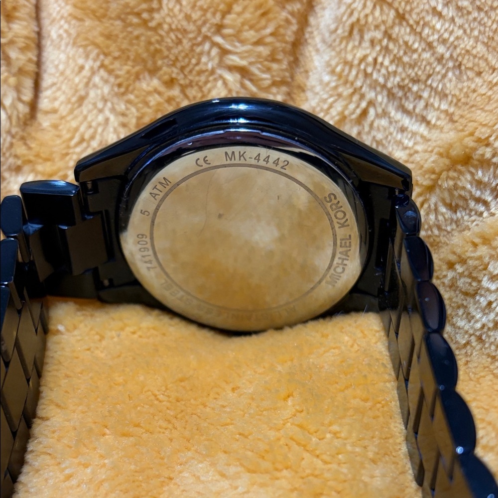 MK4442 Michael Kors Women’s watch - black with diamonds - Picture 3 of 4